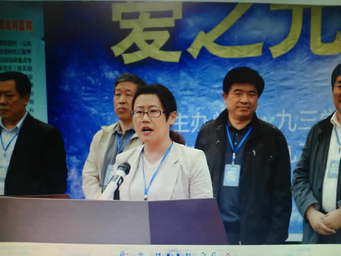 2、在“愛之光”白內(nèi)障復(fù)明公益活動啟動儀式上介紹工作情況.JPG