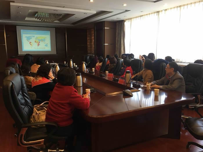 0312九三學社青島市委舉辦慶“三八”關愛女性健康知識講座1.jpg