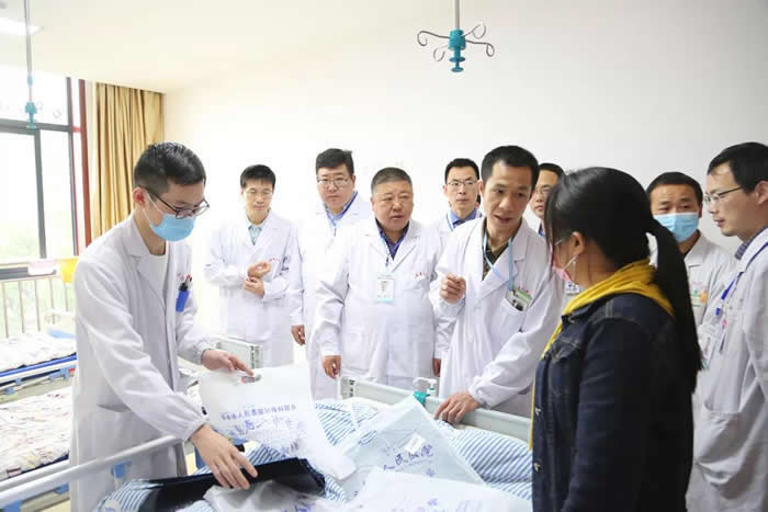 江西扶貧義診2.jpg